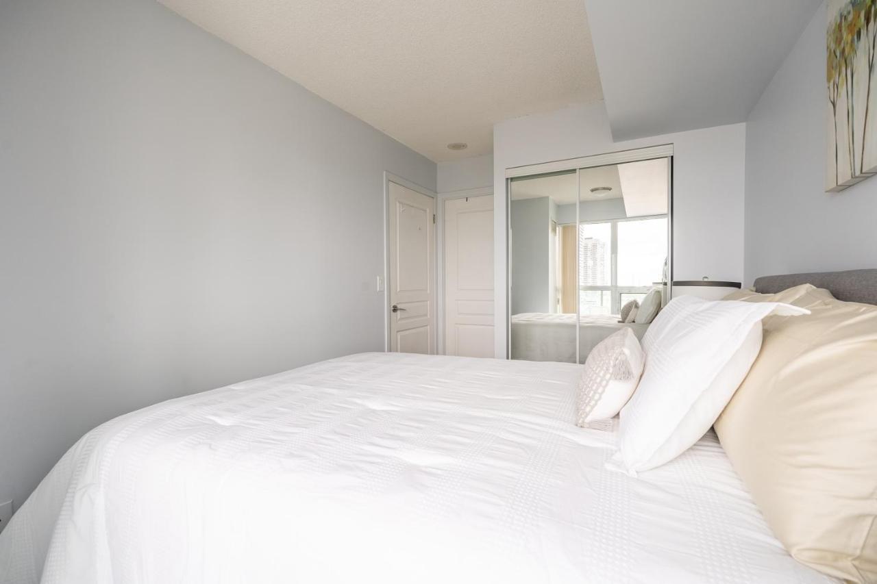 Globalstay Yonge St Condos Toronto Buitenkant foto