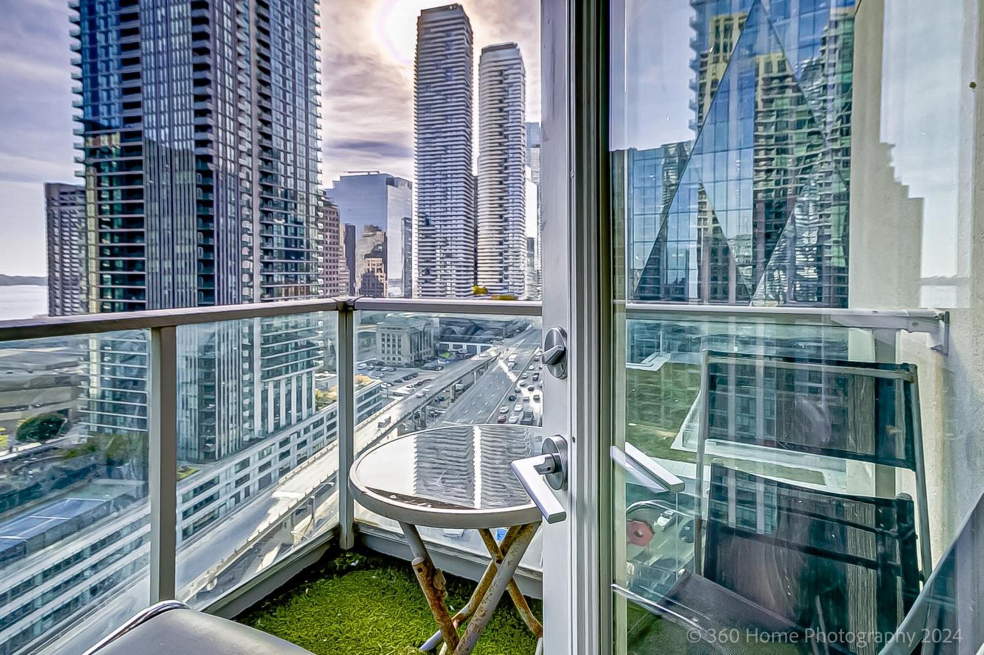 Globalstay Yonge St Condos Toronto Buitenkant foto